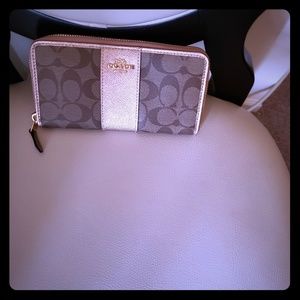 Original Coach Signature PVC Leather Accordian Zip